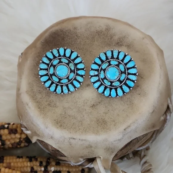 Stunning Vintage Native American Navajo Turquoise Flower Cluster Earrings 🩵🎁